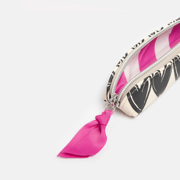 Pencil Case Mono Linked Heart